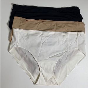 Soma Vanishing Edge microfiber hipster panties XL